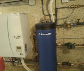 Installation RGE d’une pompe à chaleur Ecodan avec ballon tampon Thermador à Vieux Charmont – par les artisans de WT TOUS TRAVAUX